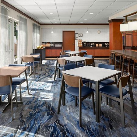 Fairfield Inn & Suites Бедфорд Екстериор снимка
