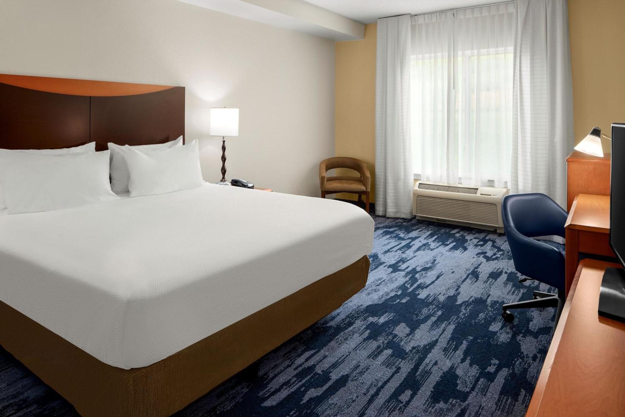 Fairfield Inn & Suites Бедфорд Екстериор снимка