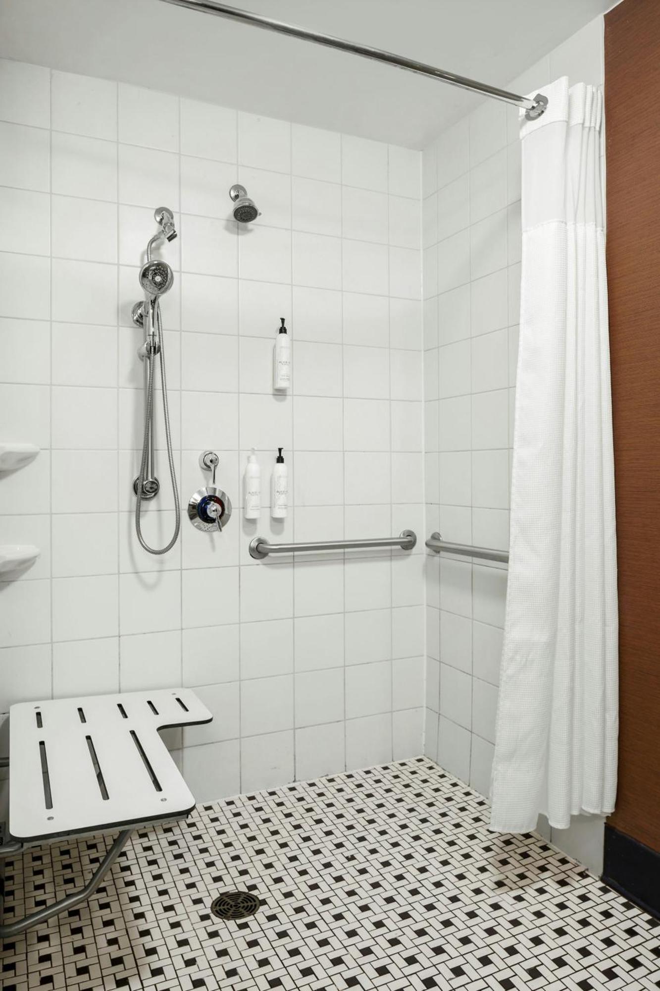 Fairfield Inn & Suites Бедфорд Екстериор снимка